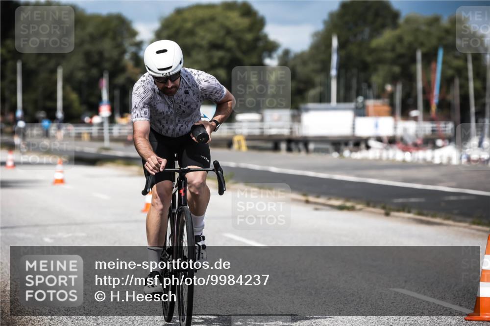 16.08.2026 - KN Förde Triathlon 2026 H.Heesch http://msf.ph/oto/9984237 16.08.2026 12:57:55 Radfahren 510, 525, 542, 589, 602 meine-sportfotos.de