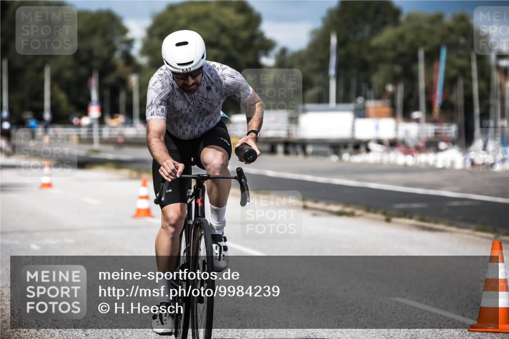 16.08.2026 - KN Förde Triathlon 2026 H.Heesch http://msf.ph/oto/9984239 16.08.2026 12:57:55 Radfahren 510, 525, 542, 589, 602 meine-sportfotos.de
