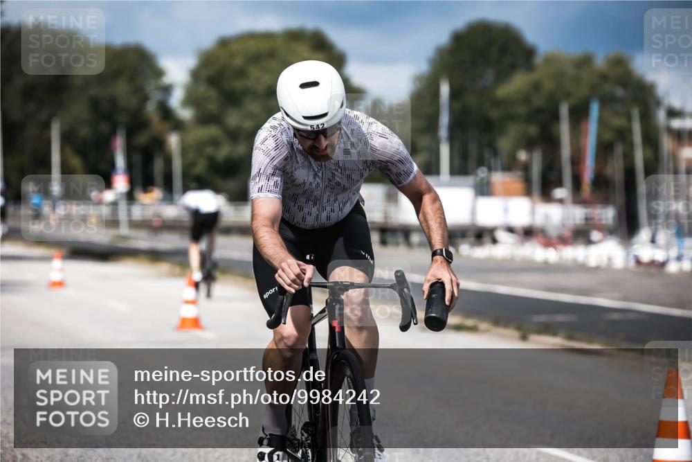 16.08.2026 - KN Förde Triathlon 2026 H.Heesch http://msf.ph/oto/9984242 16.08.2026 12:57:55 Radfahren 510, 525, 542, 589, 602 meine-sportfotos.de