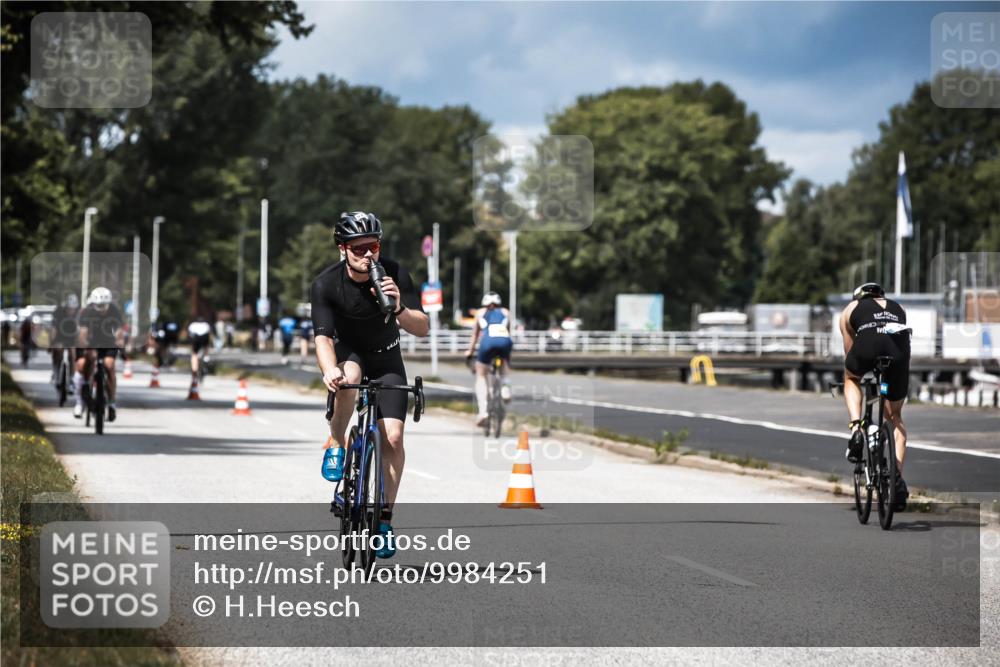 16.08.2026 - KN Förde Triathlon 2026 H.Heesch http://msf.ph/oto/9984251 16.08.2026 12:58:01 Radfahren 513, 589, 602, 722, 727, 729, 735, 740 meine-sportfotos.de
