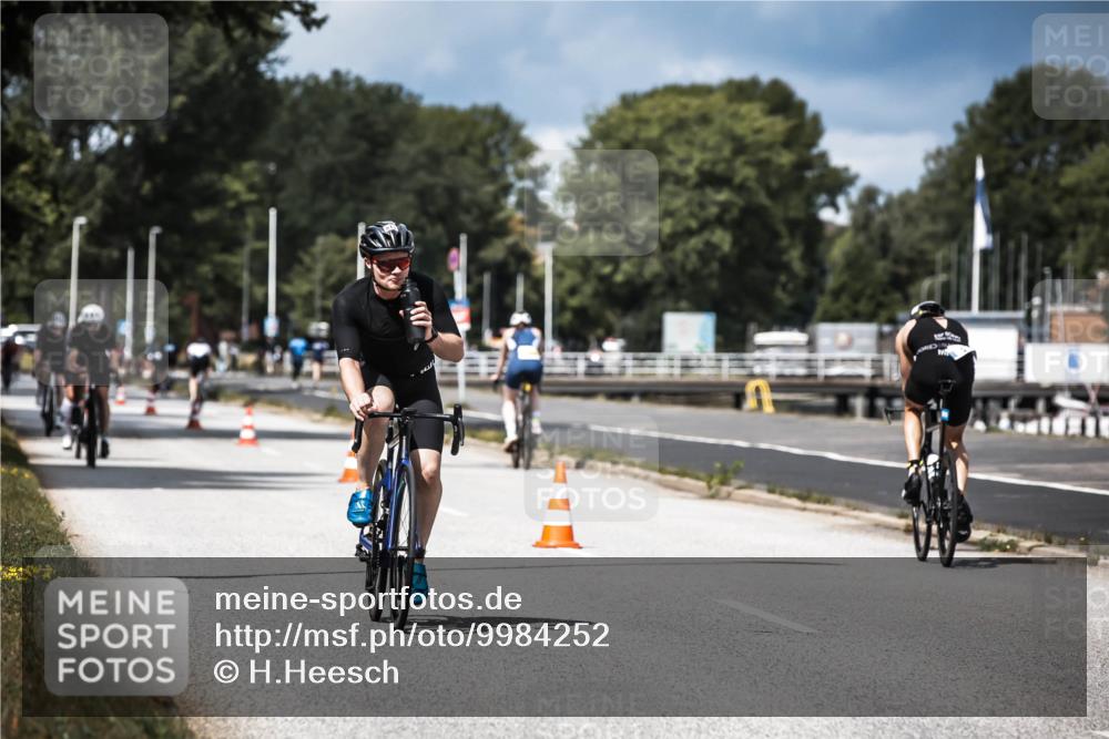 16.08.2026 - KN Förde Triathlon 2026 H.Heesch http://msf.ph/oto/9984252 16.08.2026 12:58:01 Radfahren 513, 589, 602, 722, 727, 729, 735, 740 meine-sportfotos.de