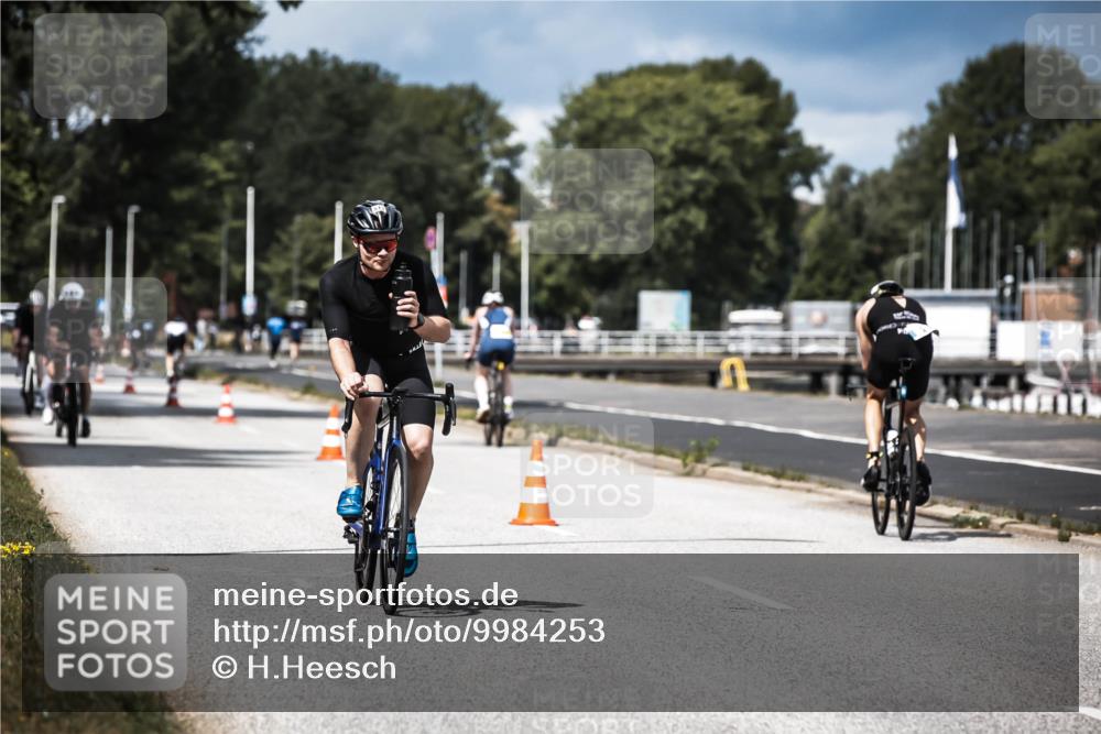 16.08.2026 - KN Förde Triathlon 2026 H.Heesch http://msf.ph/oto/9984253 16.08.2026 12:58:02 Radfahren 513, 589, 722, 727, 729, 735, 740 meine-sportfotos.de