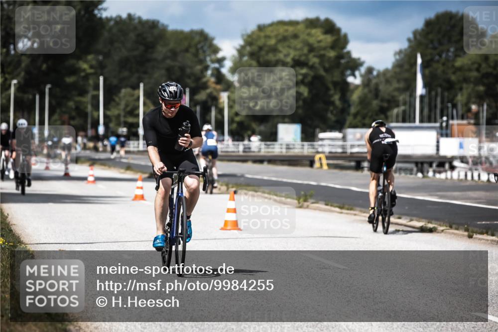16.08.2026 - KN Förde Triathlon 2026 H.Heesch http://msf.ph/oto/9984255 16.08.2026 12:58:02 Radfahren 513, 589, 722, 727, 729, 735, 740 meine-sportfotos.de