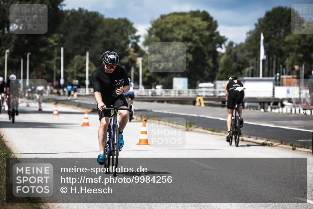 16.08.2026 - KN Förde Triathlon 2026 H.Heesch http://msf.ph/oto/9984256 16.08.2026 12:58:02 Radfahren 513, 589, 722, 727, 729, 735, 740 meine-sportfotos.de