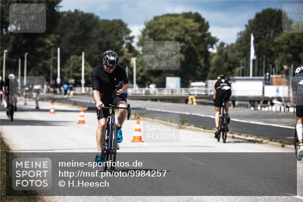 16.08.2026 - KN Förde Triathlon 2026 H.Heesch http://msf.ph/oto/9984257 16.08.2026 12:58:02 Radfahren 513, 589, 722, 727, 729, 735, 740 meine-sportfotos.de