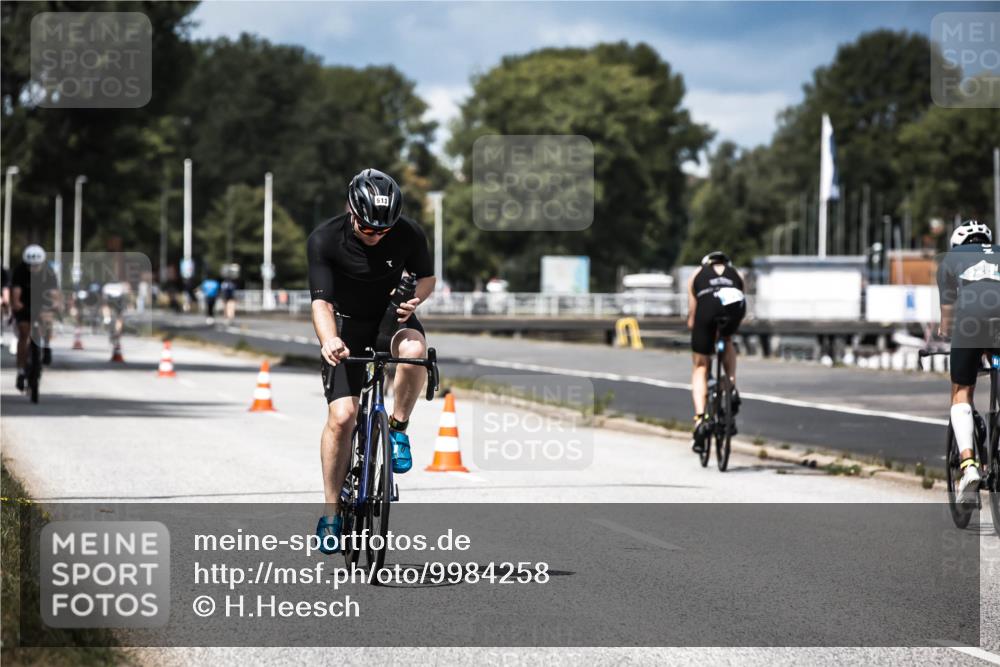 16.08.2026 - KN Förde Triathlon 2026 H.Heesch http://msf.ph/oto/9984258 16.08.2026 12:58:02 Radfahren 513, 589, 722, 727, 729, 735, 740 meine-sportfotos.de