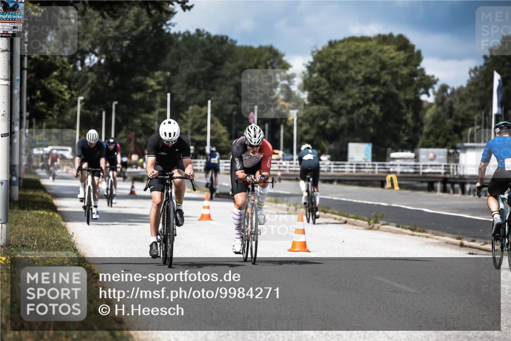 16.08.2026 - KN Förde Triathlon 2026 H.Heesch http://msf.ph/oto/9984271 16.08.2026 12:58:05 Radfahren 509, 513, 722, 724, 727, 735, 740 meine-sportfotos.de