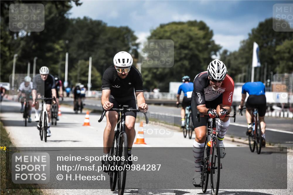 16.08.2026 - KN Förde Triathlon 2026 H.Heesch http://msf.ph/oto/9984287 16.08.2026 12:58:06 Radfahren 509, 513, 720, 722, 724, 727, 735, 740 meine-sportfotos.de