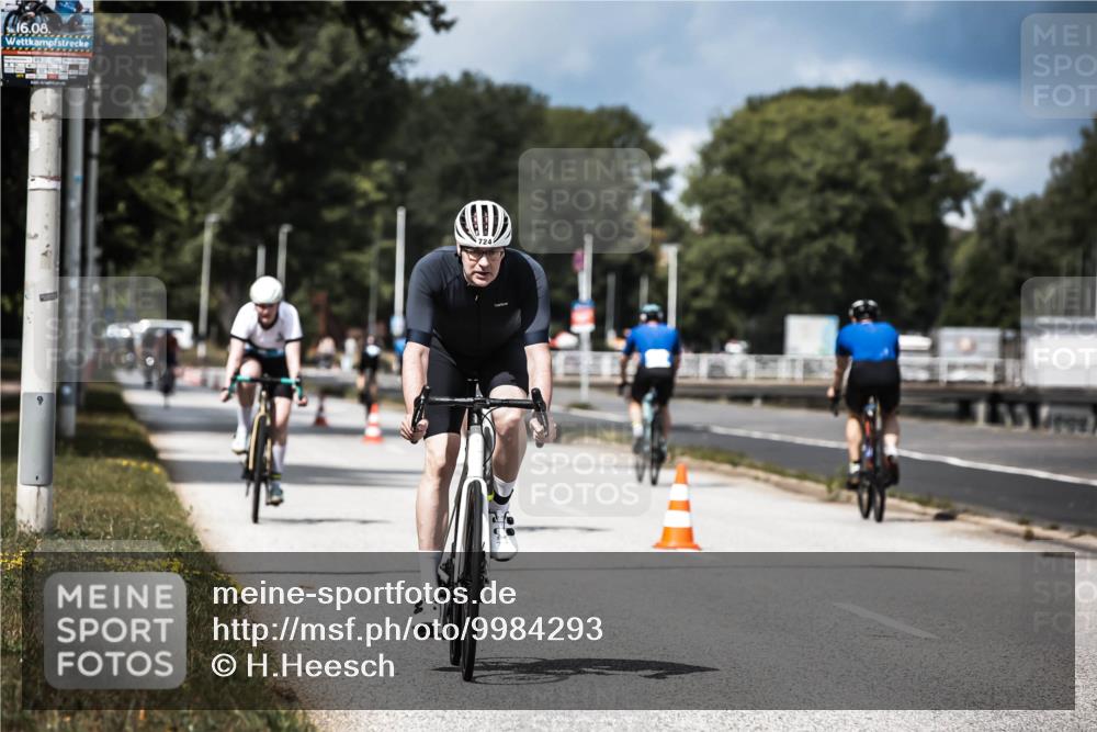 16.08.2026 - KN Förde Triathlon 2026 H.Heesch http://msf.ph/oto/9984293 16.08.2026 12:58:07 Radfahren 509, 720, 722, 724, 727, 735, 740 meine-sportfotos.de