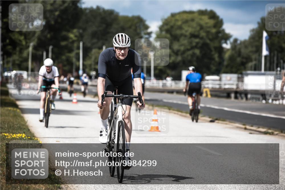 16.08.2026 - KN Förde Triathlon 2026 H.Heesch http://msf.ph/oto/9984299 16.08.2026 12:58:07 Radfahren 509, 720, 722, 724, 727, 735, 740 meine-sportfotos.de