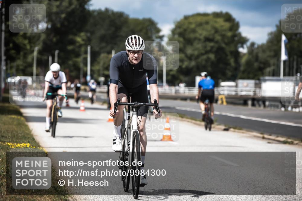 16.08.2026 - KN Förde Triathlon 2026 H.Heesch http://msf.ph/oto/9984300 16.08.2026 12:58:07 Radfahren 509, 720, 722, 724, 727, 735, 740 meine-sportfotos.de