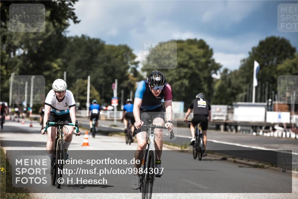 16.08.2026 - KN Förde Triathlon 2026 H.Heesch http://msf.ph/oto/9984307 16.08.2026 12:58:09 Radfahren 509, 720, 722, 724, 727, 735, 740 meine-sportfotos.de