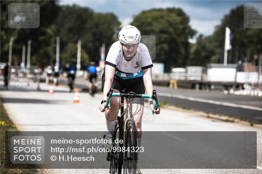 16.08.2026 - KN Förde Triathlon 2026 H.Heesch http://msf.ph/oto/9984323 16.08.2026 12:58:10 Radfahren 509, 720, 724 meine-sportfotos.de