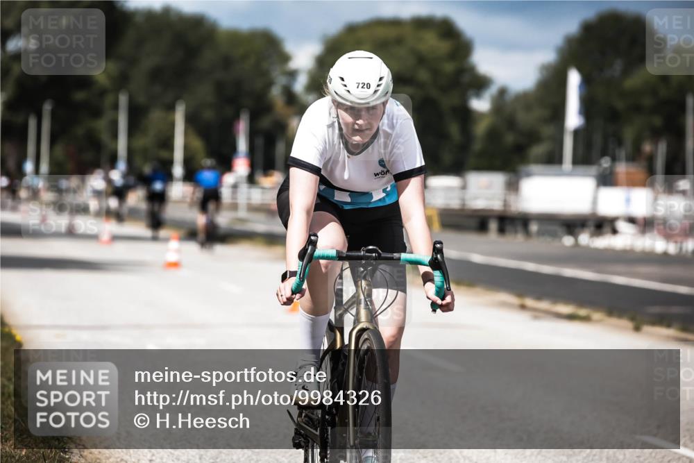 16.08.2026 - KN Förde Triathlon 2026 H.Heesch http://msf.ph/oto/9984326 16.08.2026 12:58:10 Radfahren 509, 720, 724 meine-sportfotos.de