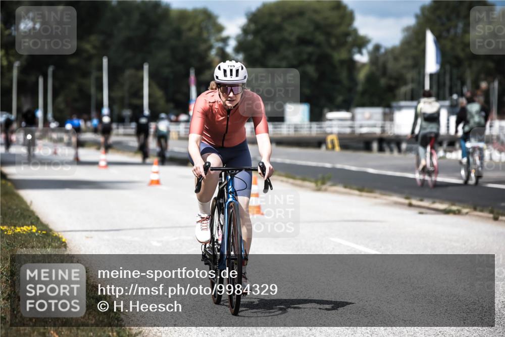 16.08.2026 - KN Förde Triathlon 2026 H.Heesch http://msf.ph/oto/9984329 16.08.2026 12:58:18 Radfahren 524, 551, 590, 594, 597, 607, 709, 743 meine-sportfotos.de