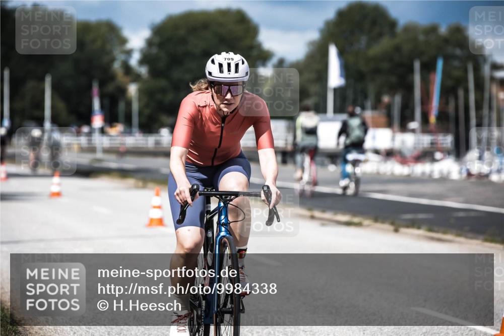 16.08.2026 - KN Förde Triathlon 2026 H.Heesch http://msf.ph/oto/9984338 16.08.2026 12:58:18 Radfahren 524, 551, 590, 594, 597, 607, 709, 743 meine-sportfotos.de