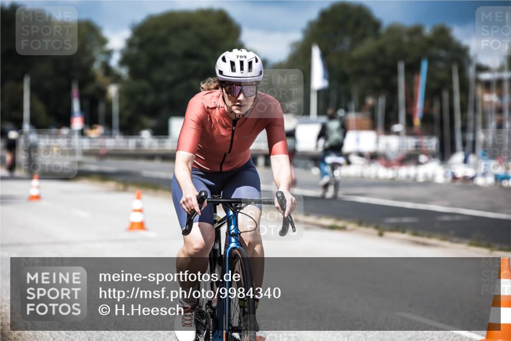 16.08.2026 - KN Förde Triathlon 2026 H.Heesch http://msf.ph/oto/9984340 16.08.2026 12:58:19 Radfahren 524, 551, 590, 594, 597, 607, 709, 743 meine-sportfotos.de