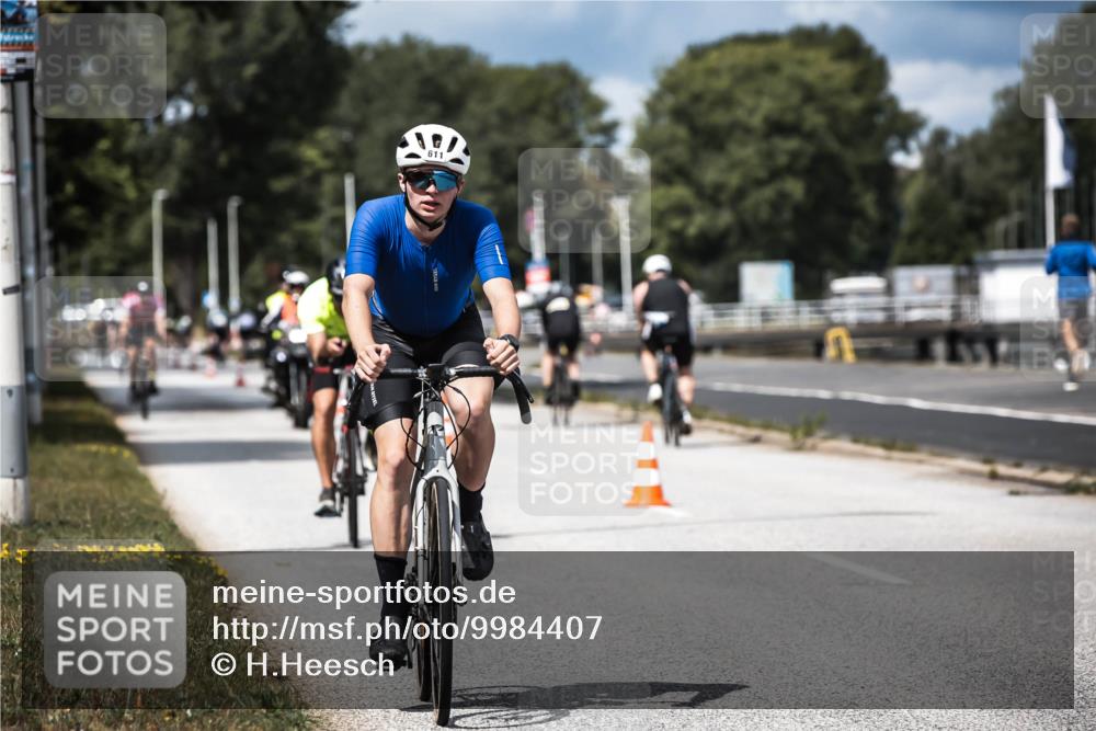 16.08.2026 - KN Förde Triathlon 2026 H.Heesch http://msf.ph/oto/9984407 16.08.2026 12:58:39 Radfahren 528, 540, 552, 611, 704, 714 meine-sportfotos.de