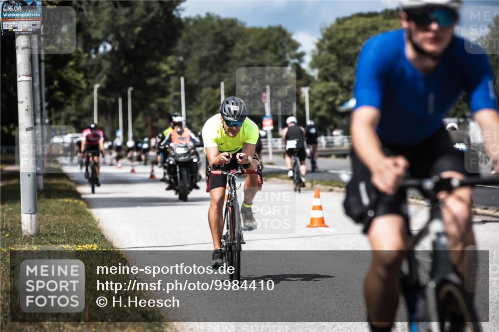 16.08.2026 - KN Förde Triathlon 2026 H.Heesch http://msf.ph/oto/9984410 16.08.2026 12:58:40 Radfahren 528, 552, 611, 714 meine-sportfotos.de