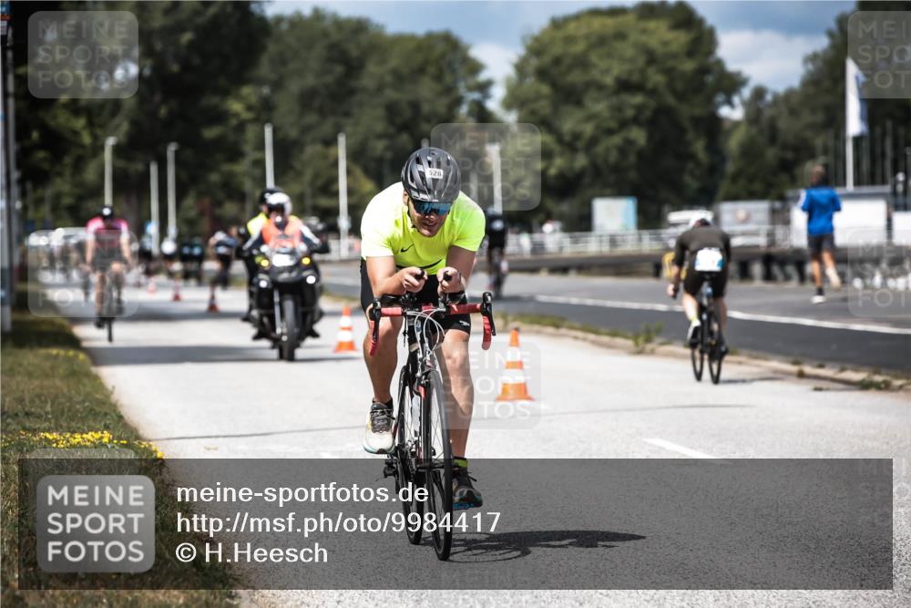 16.08.2026 - KN Förde Triathlon 2026 H.Heesch http://msf.ph/oto/9984417 16.08.2026 12:58:40 Radfahren 528, 552, 611, 714 meine-sportfotos.de