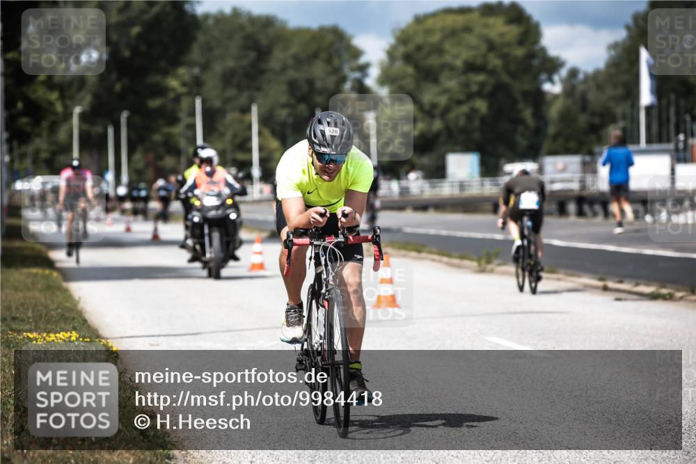 16.08.2026 - KN Förde Triathlon 2026 H.Heesch http://msf.ph/oto/9984418 16.08.2026 12:58:40 Radfahren 528, 552, 611, 714 meine-sportfotos.de