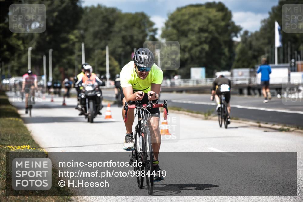 16.08.2026 - KN Förde Triathlon 2026 H.Heesch http://msf.ph/oto/9984419 16.08.2026 12:58:40 Radfahren 528, 552, 611, 714 meine-sportfotos.de