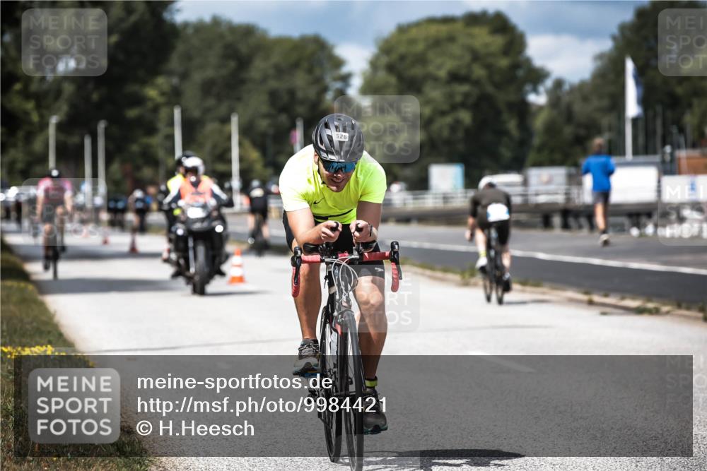 16.08.2026 - KN Förde Triathlon 2026 H.Heesch http://msf.ph/oto/9984421 16.08.2026 12:58:40 Radfahren 528, 552, 611, 714 meine-sportfotos.de