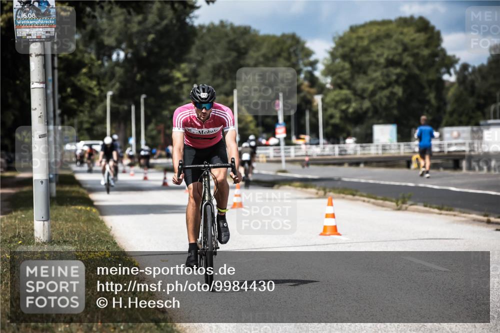 16.08.2026 - KN Förde Triathlon 2026 H.Heesch http://msf.ph/oto/9984430 16.08.2026 12:58:45 Radfahren 595, 713 meine-sportfotos.de