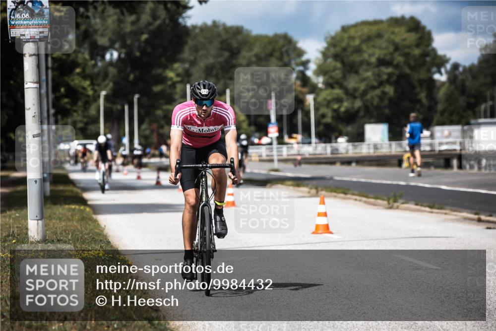 16.08.2026 - KN Förde Triathlon 2026 H.Heesch http://msf.ph/oto/9984432 16.08.2026 12:58:45 Radfahren 595, 713 meine-sportfotos.de