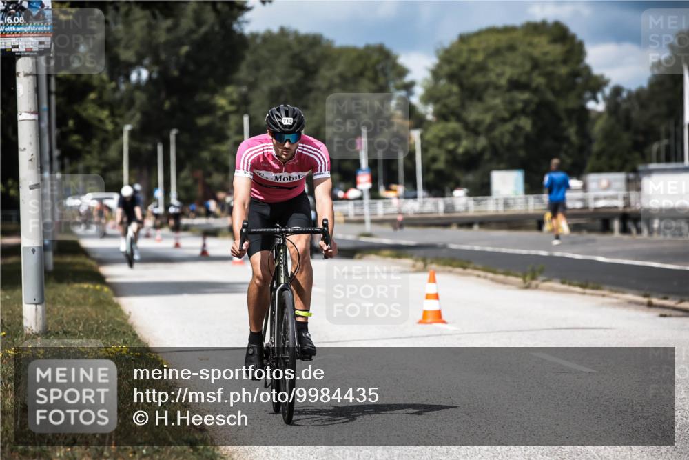 16.08.2026 - KN Förde Triathlon 2026 H.Heesch http://msf.ph/oto/9984435 16.08.2026 12:58:45 Radfahren 595, 713 meine-sportfotos.de