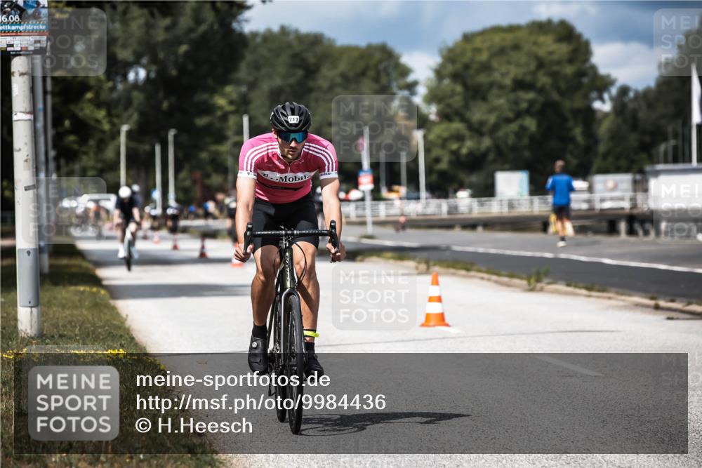 16.08.2026 - KN Förde Triathlon 2026 H.Heesch http://msf.ph/oto/9984436 16.08.2026 12:58:45 Radfahren 595, 713 meine-sportfotos.de