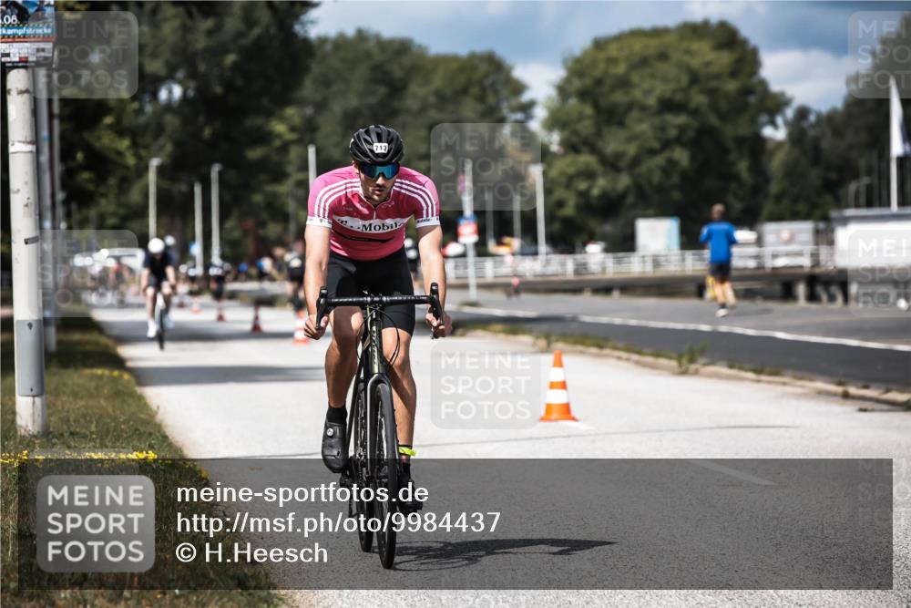 16.08.2026 - KN Förde Triathlon 2026 H.Heesch http://msf.ph/oto/9984437 16.08.2026 12:58:45 Radfahren 595, 713 meine-sportfotos.de