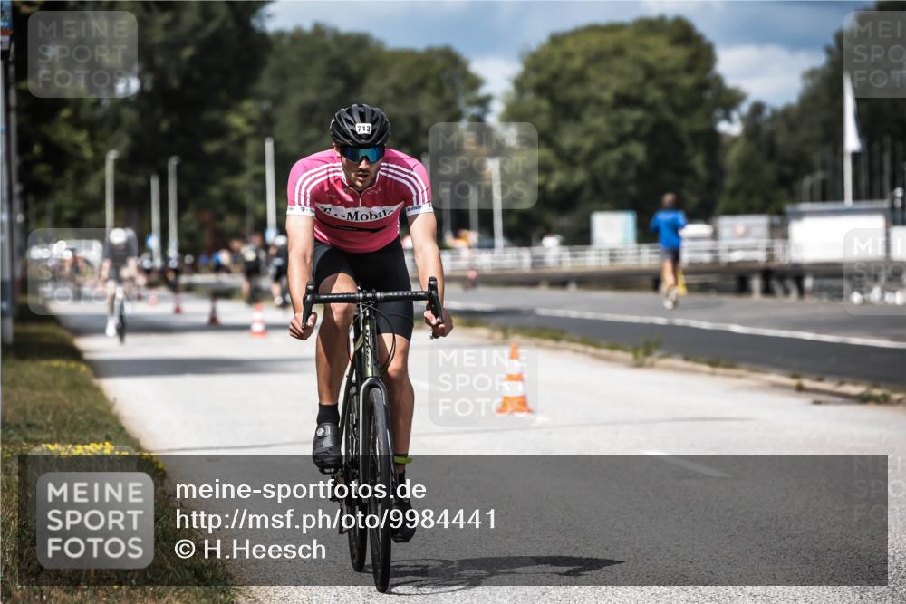 16.08.2026 - KN Förde Triathlon 2026 H.Heesch http://msf.ph/oto/9984441 16.08.2026 12:58:45 Radfahren 595, 713 meine-sportfotos.de