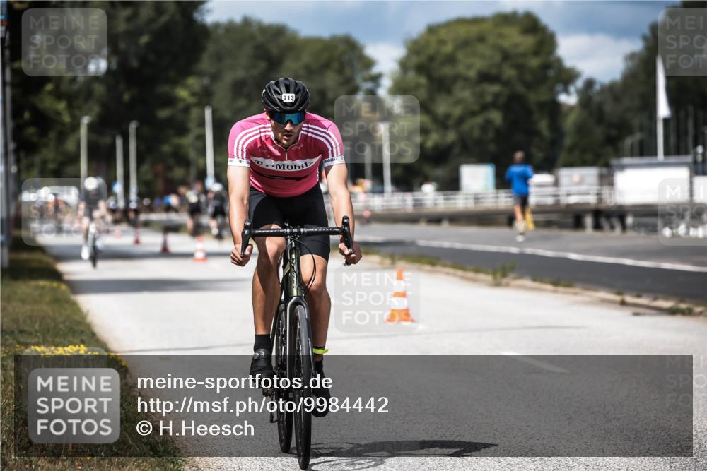16.08.2026 - KN Förde Triathlon 2026 H.Heesch http://msf.ph/oto/9984442 16.08.2026 12:58:45 Radfahren 595, 713 meine-sportfotos.de