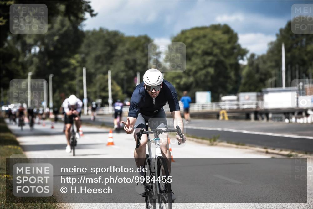 16.08.2026 - KN Förde Triathlon 2026 H.Heesch http://msf.ph/oto/9984455 16.08.2026 12:58:50 Radfahren 521, 595, 715 meine-sportfotos.de