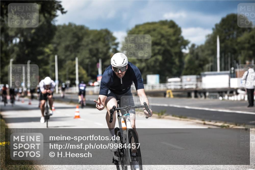 16.08.2026 - KN Förde Triathlon 2026 H.Heesch http://msf.ph/oto/9984457 16.08.2026 12:58:50 Radfahren 521, 595, 715 meine-sportfotos.de