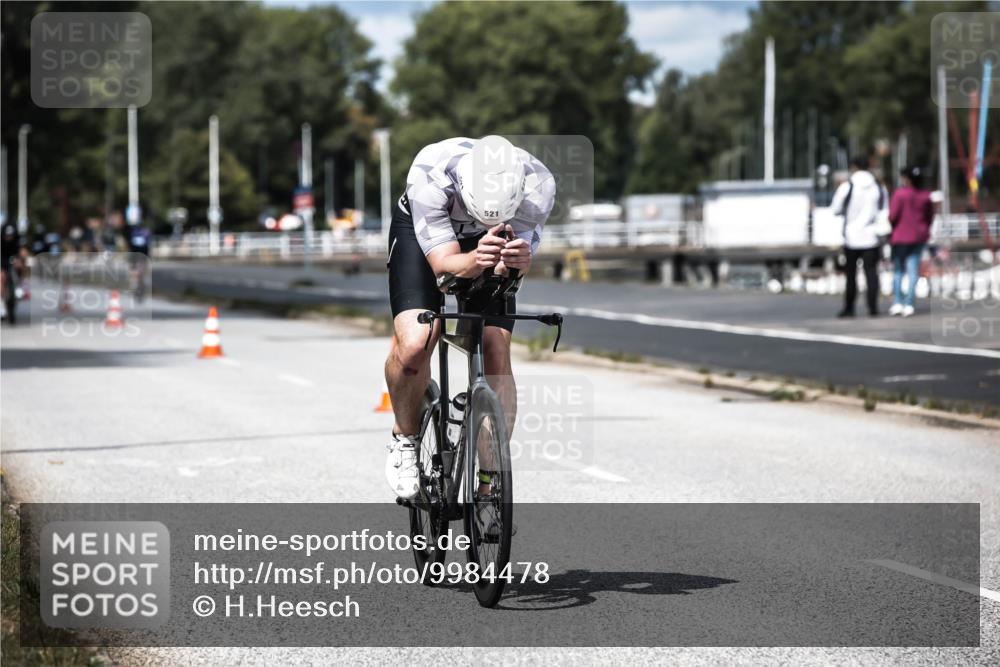 16.08.2026 - KN Förde Triathlon 2026 H.Heesch http://msf.ph/oto/9984478 16.08.2026 12:58:53 Radfahren 521, 522, 715, 737 meine-sportfotos.de