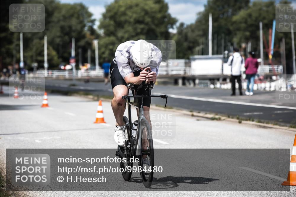 16.08.2026 - KN Förde Triathlon 2026 H.Heesch http://msf.ph/oto/9984480 16.08.2026 12:58:53 Radfahren 521, 522, 715, 737 meine-sportfotos.de