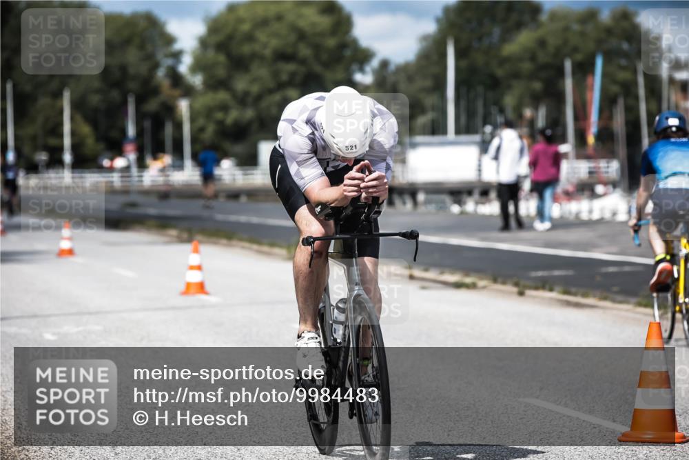 16.08.2026 - KN Förde Triathlon 2026 H.Heesch http://msf.ph/oto/9984483 16.08.2026 12:58:53 Radfahren 521, 522, 715, 737 meine-sportfotos.de