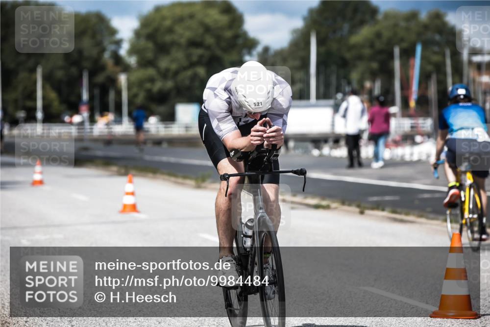 16.08.2026 - KN Förde Triathlon 2026 H.Heesch http://msf.ph/oto/9984484 16.08.2026 12:58:53 Radfahren 521, 522, 715, 737 meine-sportfotos.de