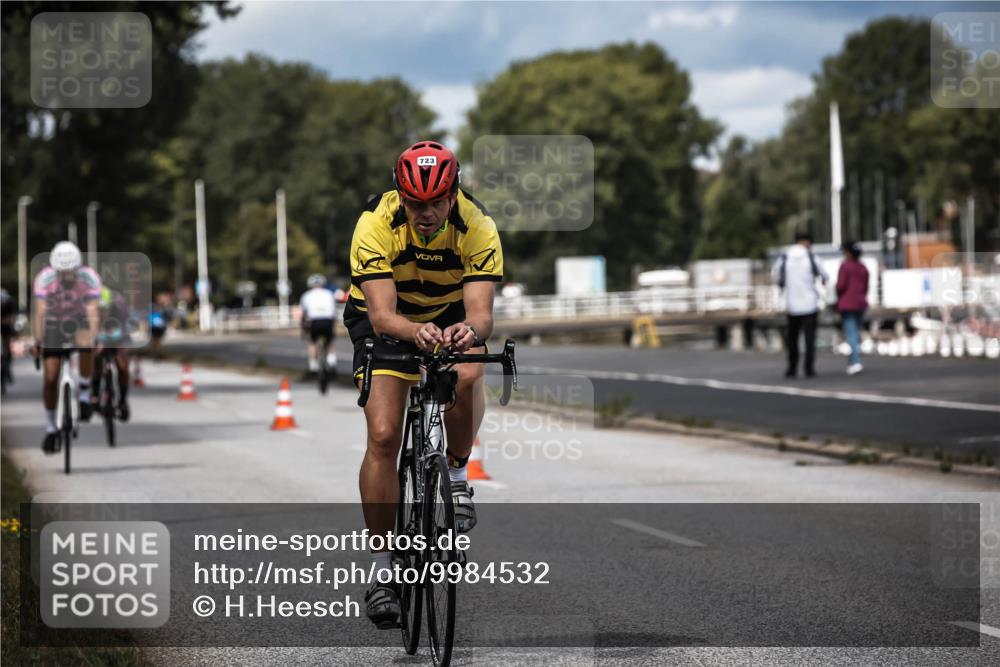 16.08.2026 - KN Förde Triathlon 2026 H.Heesch http://msf.ph/oto/9984532 16.08.2026 12:59:08 Radfahren 501, 718, 723, 731, 745 meine-sportfotos.de