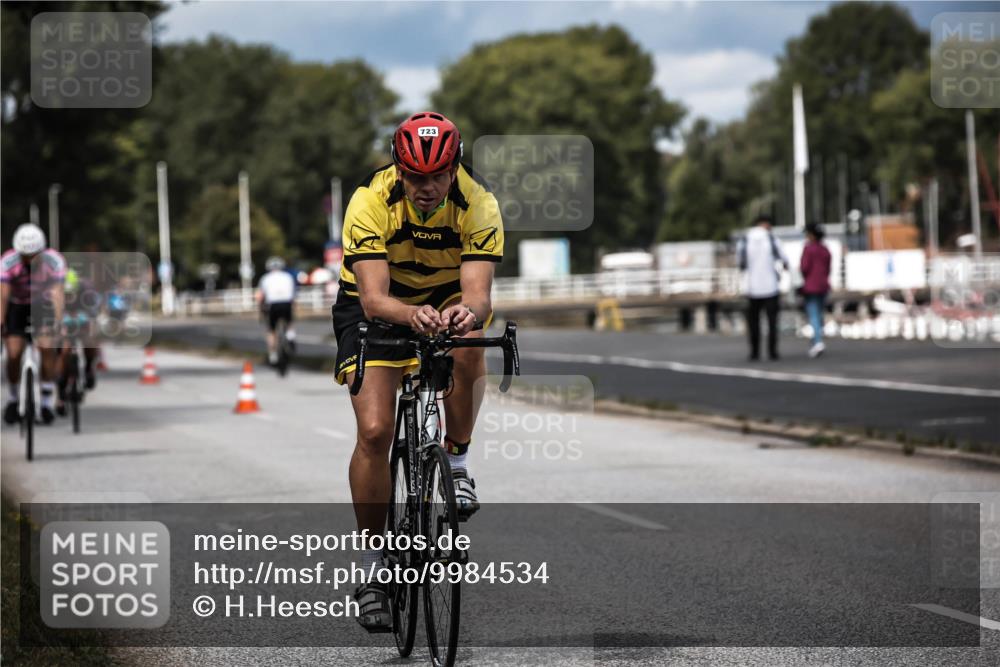 16.08.2026 - KN Förde Triathlon 2026 H.Heesch http://msf.ph/oto/9984534 16.08.2026 12:59:08 Radfahren 501, 718, 723, 731, 745 meine-sportfotos.de