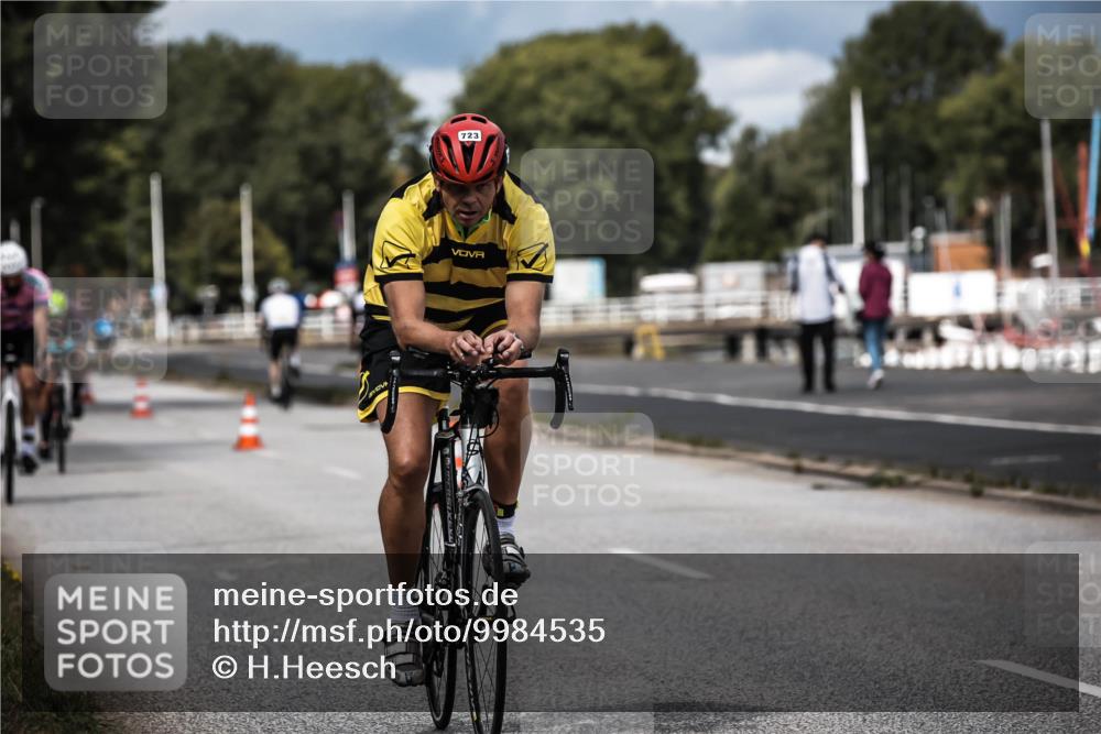 16.08.2026 - KN Förde Triathlon 2026 H.Heesch http://msf.ph/oto/9984535 16.08.2026 12:59:08 Radfahren 501, 718, 723, 731, 745 meine-sportfotos.de