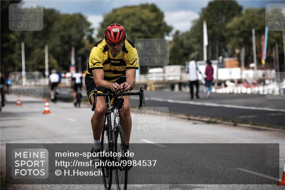 16.08.2026 - KN Förde Triathlon 2026 H.Heesch http://msf.ph/oto/9984537 16.08.2026 12:59:08 Radfahren 501, 718, 723, 731, 745 meine-sportfotos.de