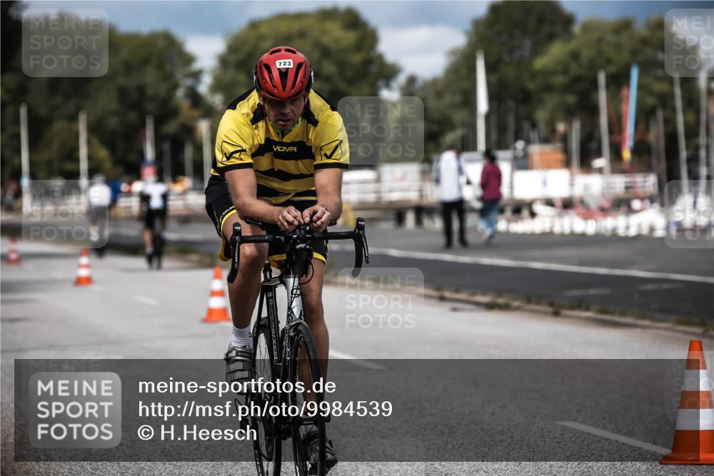 16.08.2026 - KN Förde Triathlon 2026 H.Heesch http://msf.ph/oto/9984539 16.08.2026 12:59:08 Radfahren 501, 718, 723, 731, 745 meine-sportfotos.de