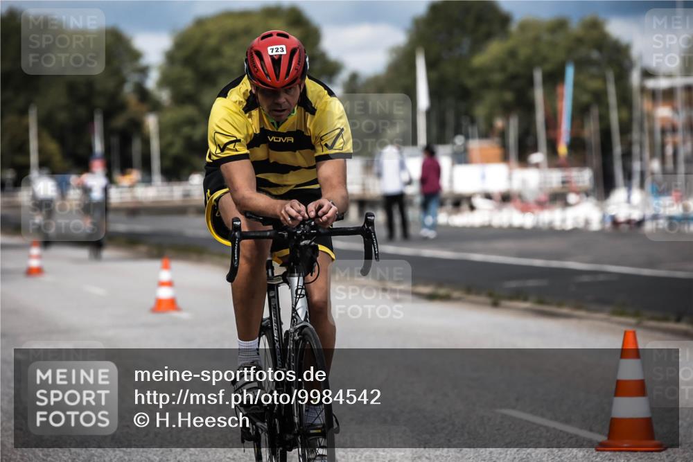 16.08.2026 - KN Förde Triathlon 2026 H.Heesch http://msf.ph/oto/9984542 16.08.2026 12:59:08 Radfahren 501, 718, 723, 731, 745 meine-sportfotos.de