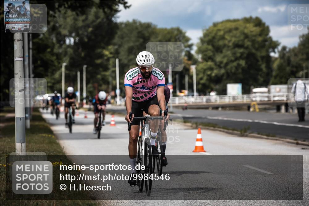 16.08.2026 - KN Förde Triathlon 2026 H.Heesch http://msf.ph/oto/9984546 16.08.2026 12:59:10 Radfahren 501, 530, 718, 723, 731, 745 meine-sportfotos.de