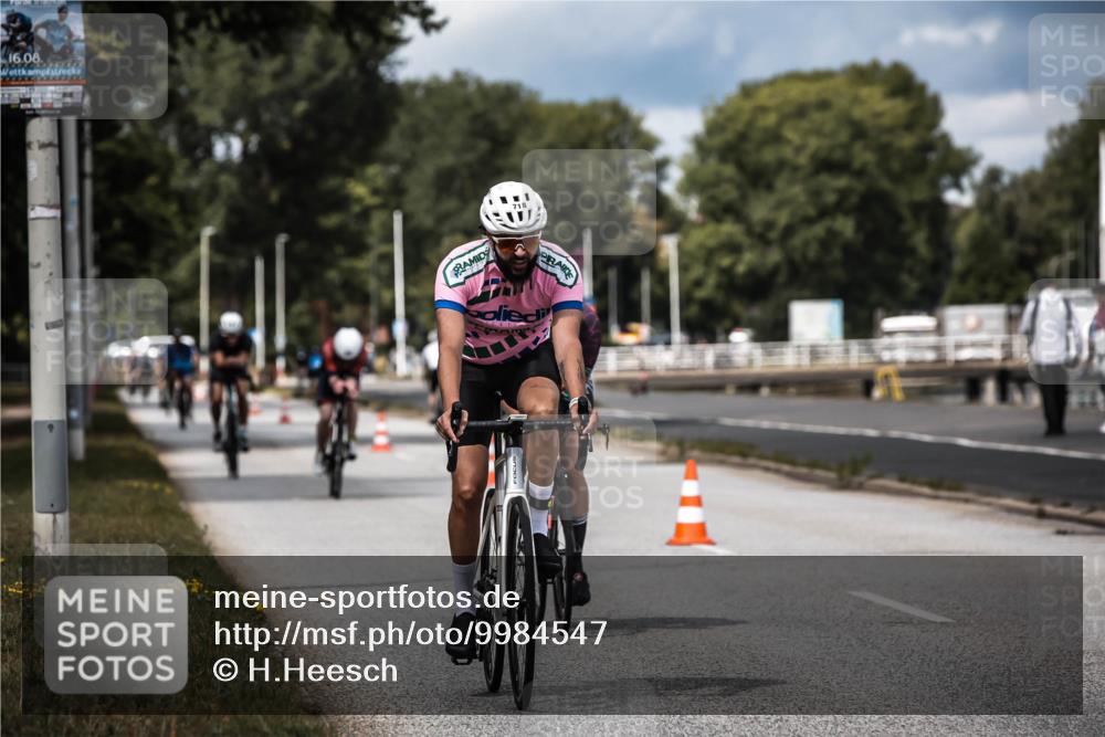 16.08.2026 - KN Förde Triathlon 2026 H.Heesch http://msf.ph/oto/9984547 16.08.2026 12:59:10 Radfahren 501, 530, 718, 723, 731, 745 meine-sportfotos.de