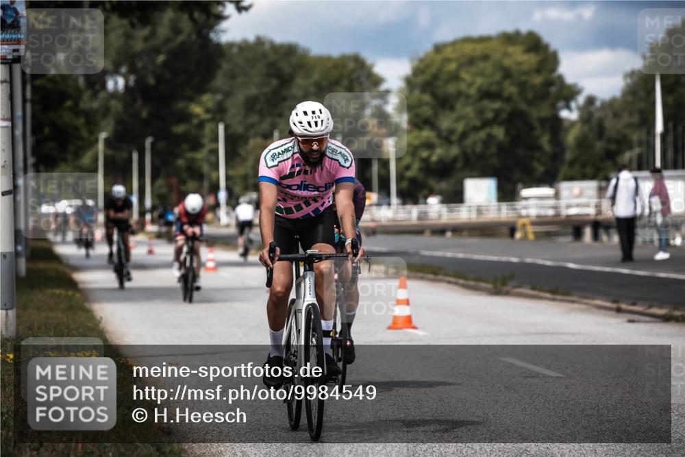 16.08.2026 - KN Förde Triathlon 2026 H.Heesch http://msf.ph/oto/9984549 16.08.2026 12:59:10 Radfahren 501, 530, 718, 723, 731, 745 meine-sportfotos.de