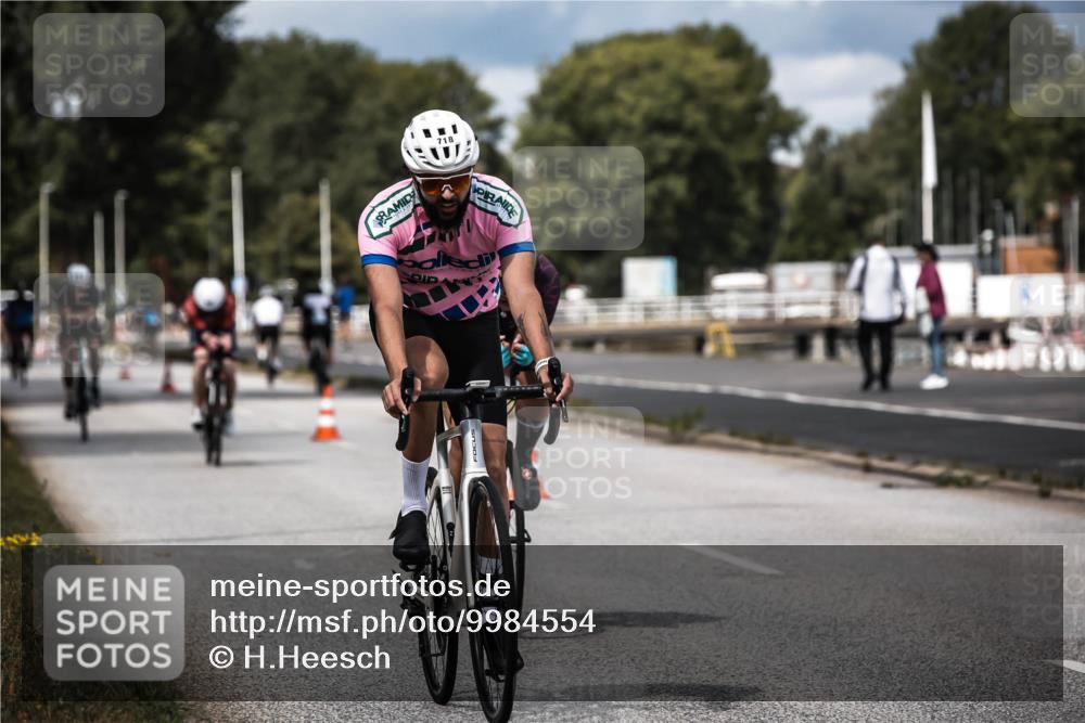 16.08.2026 - KN Förde Triathlon 2026 H.Heesch http://msf.ph/oto/9984554 16.08.2026 12:59:10 Radfahren 501, 530, 718, 723, 731, 745 meine-sportfotos.de